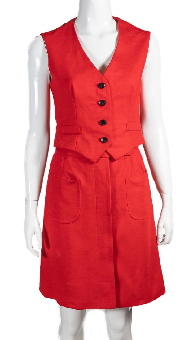 United Airlines 1973-1976 Jean Louis Stewardess Uniform: VEST sth: 17", bust: 32", waist: 29"; SKIRT length: 21", waist: 24", sweep: 22" As with all apparel in this collection, please be aware these are rare, vintage service uniforms. As such, they may cont
