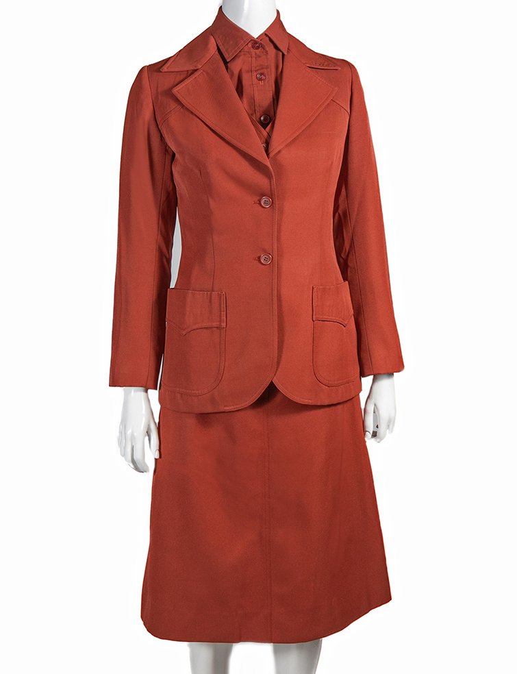 United Airlines 1976-1979 Jean Louis Stewardess: DRESS sth: 34", bust: 31", waist: 31", sweep: 22.5, size 2"; JACKET sth: 26", bust: 35", sl: 23, size 8"; VEST: sth: 20", bust: 32", waist: 30"; SKIRT: length: 25.2", waist: 28", size: 10"