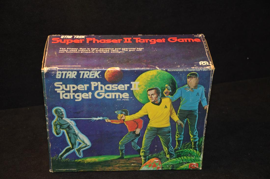 Mego Star Trek Super Phaser II Target Game 1976: Star Trek Super Phaser game II in good condition. Very lightly to no use of the toy. Box is in good condition. Includes toy gun and target along with original paper work.