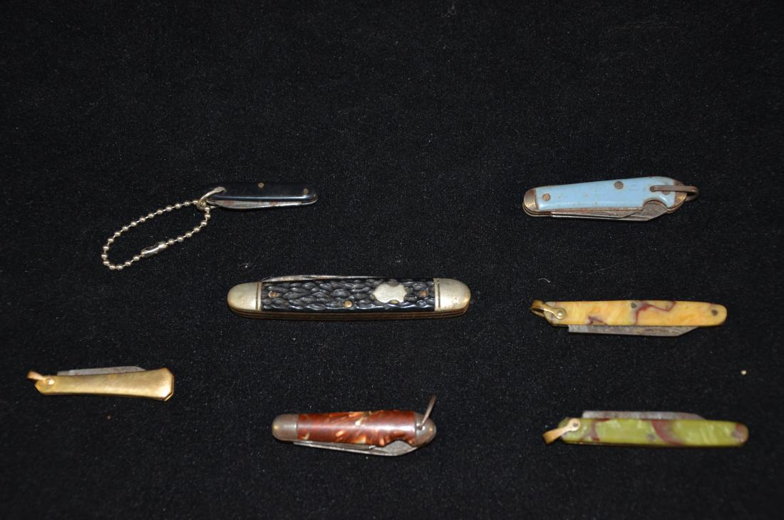 Assorted lot of vintage pocket knives (1 of 1)