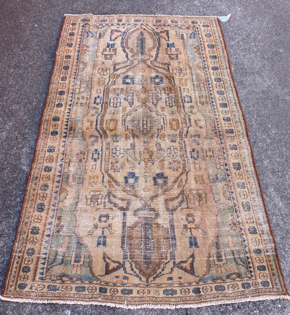 Vintage Light Background Medallion Rug 3'9 x 6'3 (1 of 5)