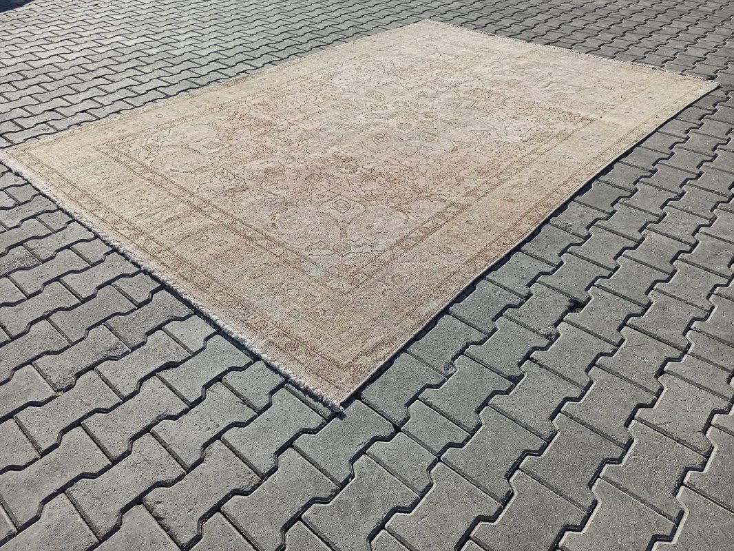 Vintage Turkish Konya Wool Rug 6'6' x 9'4" (1 of 5)