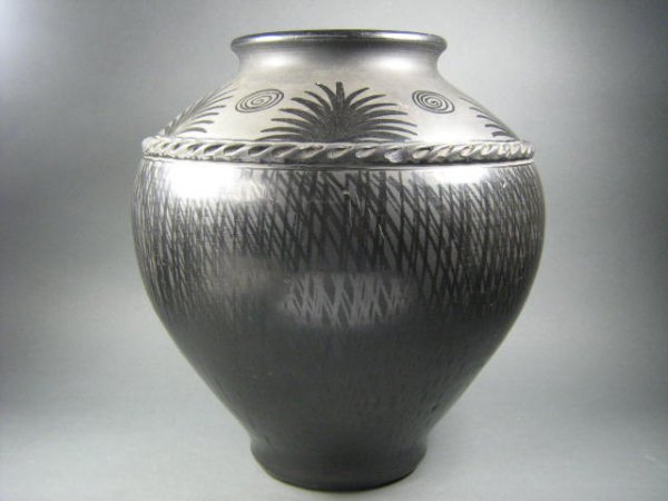 Gyagipar Kargag Black Pottery Vase