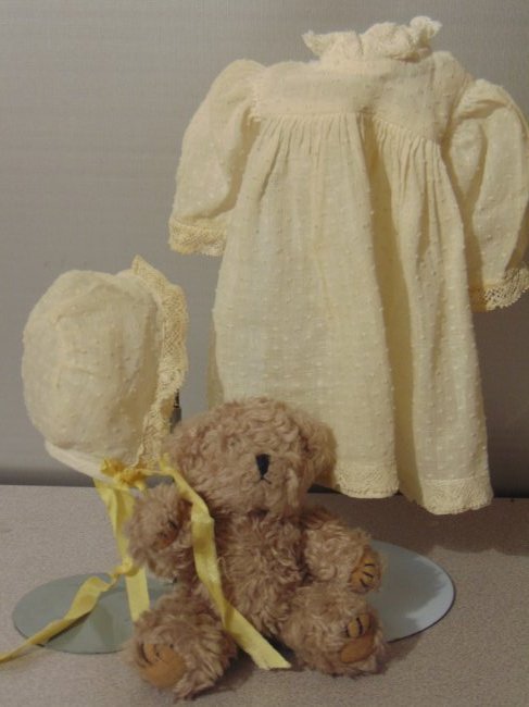 ANTIQUE 11" DRESS W/ BONNET FOR JUMEAU (1 of 4)