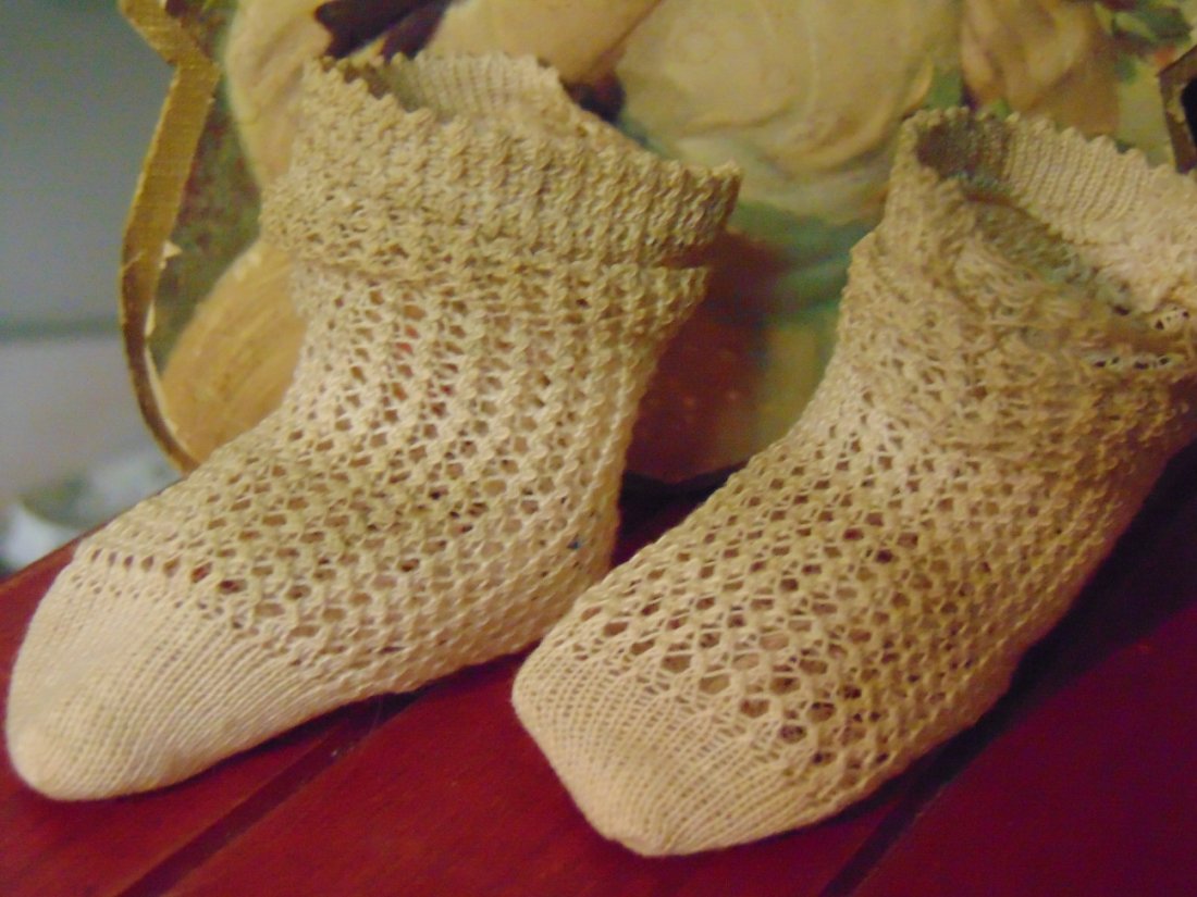 ANTIQUE DOLL SOCKS FOR JUMEAU/BRU BEBE (1 of 3)