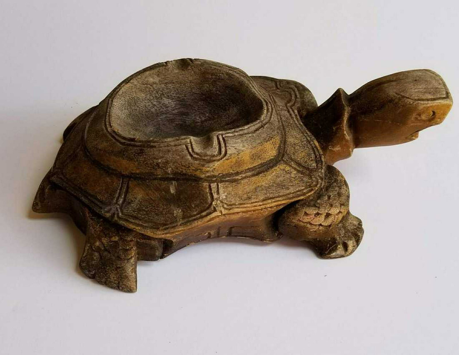 Wood Turtle Sculpture Ashtray Vintage Rare: WOOD OLD Turtle Sculpture Ashtray Vintage. 8" x 5 1/2 " x 3"