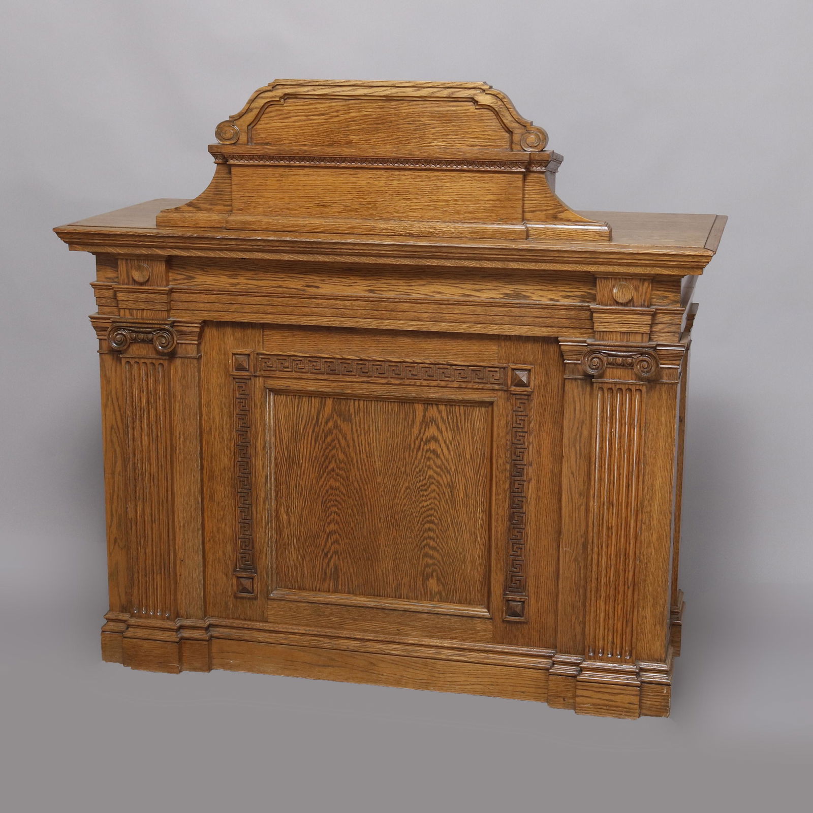 Classical Oak Corinthian Column Presentation Podium (1 of 9)