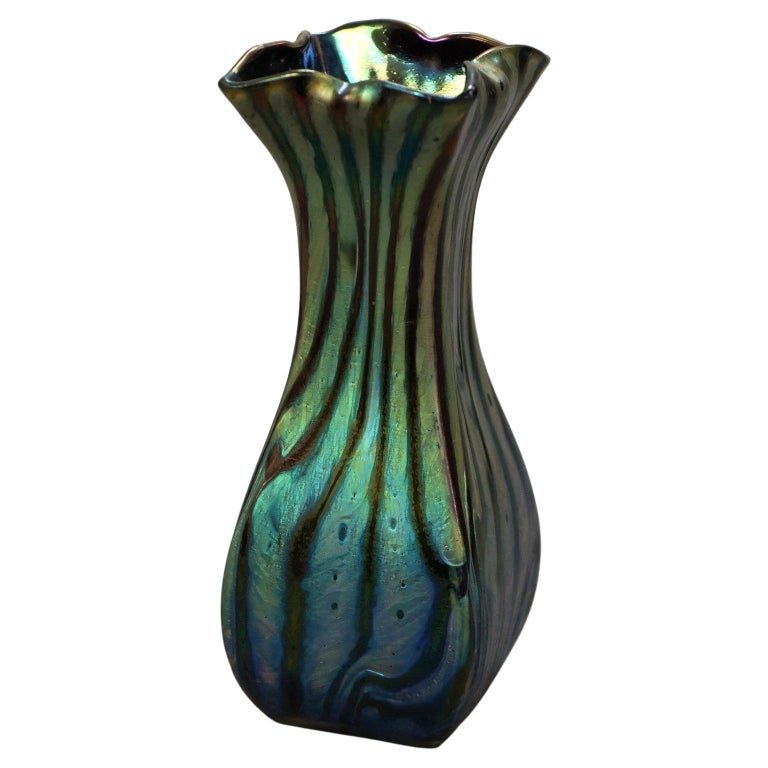 Antique Loetz School Art Glass Vase Circa 1920: Antique Loetz School Art Glass Vase Circa 1920. Measures - 7.5"h x 3"diam. *** OPTIONAL SHIPPING & DELIVERY - While onsite retrieval is always welcome at no charge, this item can be delivered within 1