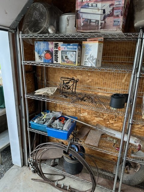 Traps, Dinnerware, Horseshoes & Misc: Traps, Dinnerware, Horseshoes & Misc....NOTE - THIS LOT IS OFFSITE - NOT AVAILABLE FOR PREVIEW - RETRIEVAL WINDOW RESTRICTED TO TUESDAY & WEDNESDAY (AUG 29 & 30) 12-4PM - ADDRESS PROVIDED UPON PURCHAS