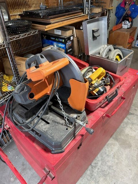 2 Circular Saws & Chopsaw: 2 Circular Saws & Chopsaw....NOTE - THIS LOT IS OFFSITE - NOT AVAILABLE FOR PREVIEW - RETRIEVAL WINDOW RESTRICTED TO TUESDAY & WEDNESDAY (AUG 29 & 30) 12-4PM - ADDRESS PROVIDED UPON PURCHASE.....FOR I