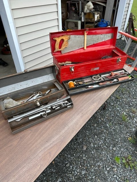 2 Craftsman Tool Boxes: 2 Craftsman Tool Boxes....NOTE - THIS LOT IS OFFSITE - NOT AVAILABLE FOR PREVIEW - RETRIEVAL WINDOW RESTRICTED TO TUESDAY & WEDNESDAY (AUG 29 & 30) 12-4PM - ADDRESS PROVIDED UPON PURCHASE.....FOR INFO