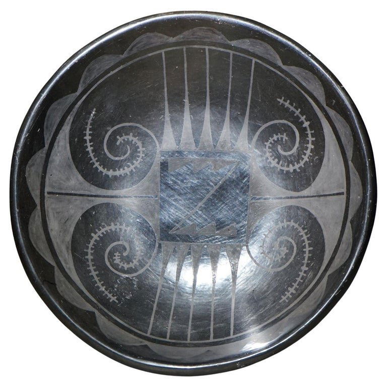 Antique San Ildefonso Black on Black Native American Low Bowl, Signed, Circa 1910 (1 of 7)