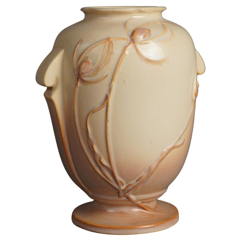 Roseville Art Pottery Vase With Teasel Pattern C1936 (1 of 7)