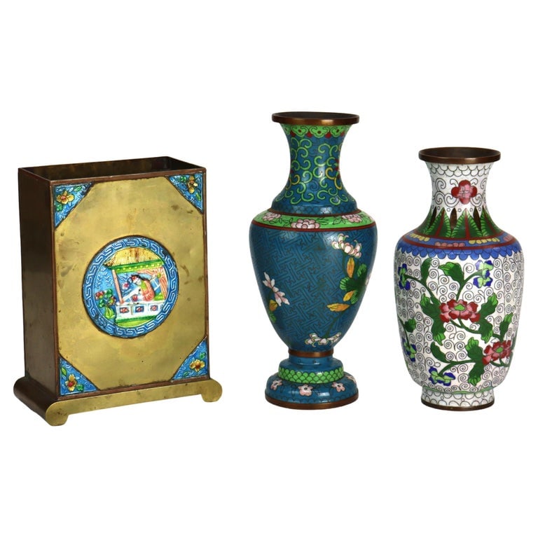 Chinese Cloisonne Enameled Box & Two Vases C1920 (1 of 14)