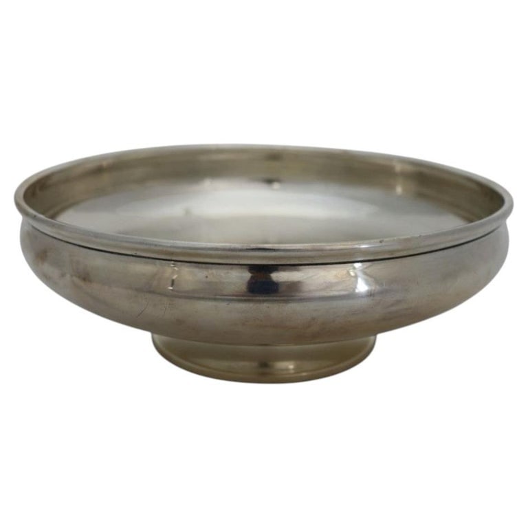 Sterling Silver Footed Compote 11.4 Troy Ounces: Sterling Silver Footed Compote 11.4 Troy Ounces. Measures - 3.25"H x 9"W x 9"D. *** OPTIONAL IN-HOUSE SHIPPING & DELIVERY - While onsite retrieval is always welcome at no charge, IN-HOUSE SHIPPING & D