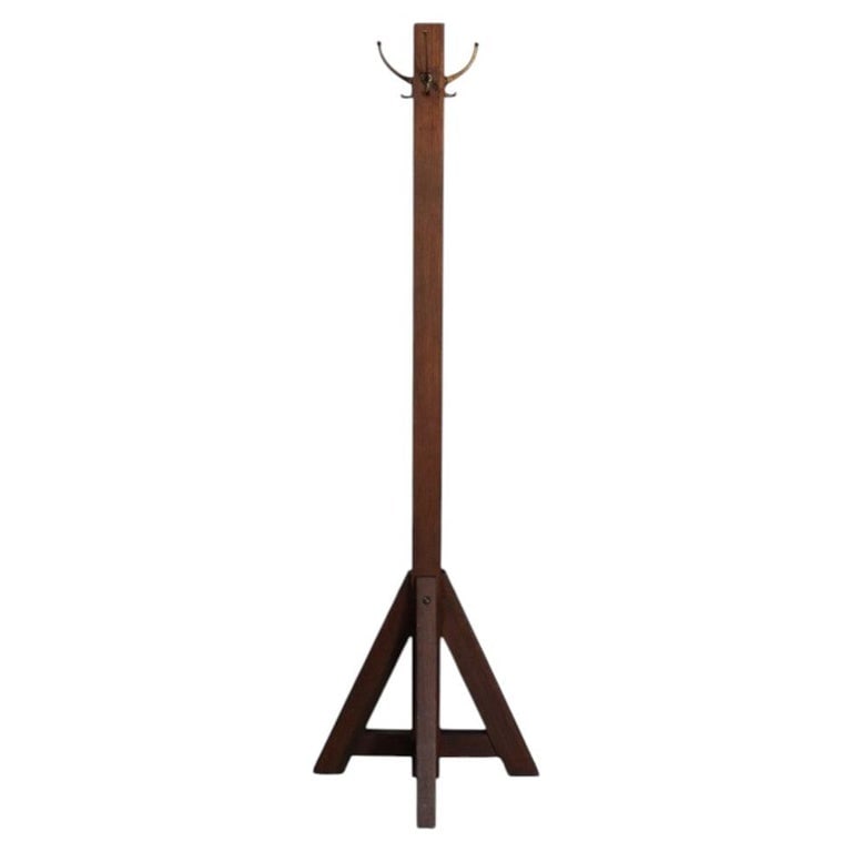Stickley Style Arts & Crafts Oak Hat & Coat Rack C1920: This antique Arts & Crafts period hat and coat rack, in the manner of Stickley, dates to approximately 1920. Crafted from solid oak, the freestanding hall tree features a robust, rectilinear design ch