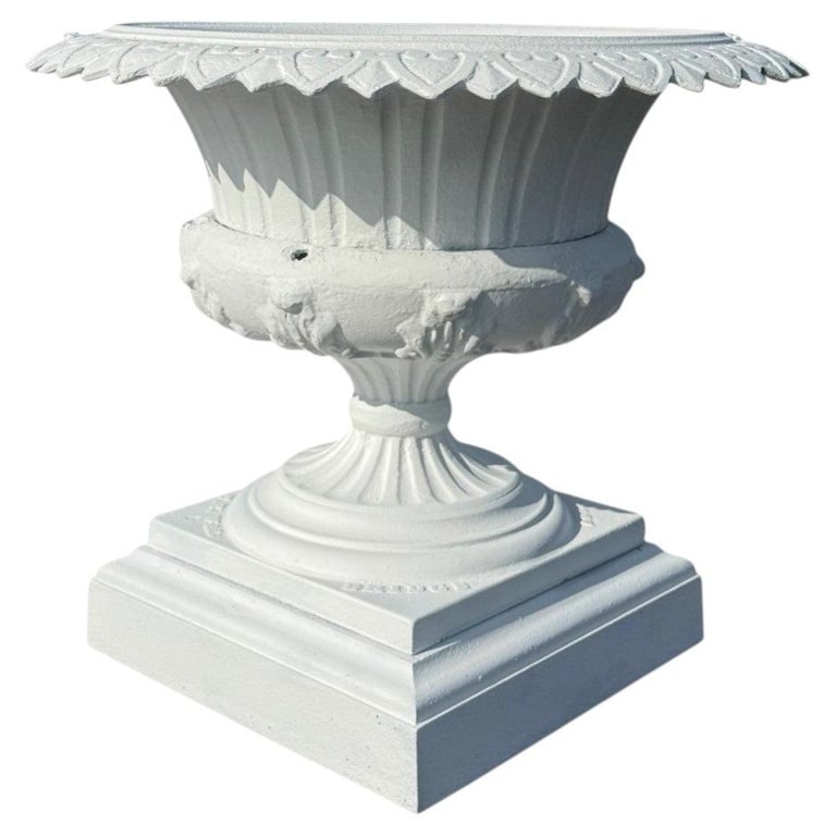 Classical Cast Iron Garden Urn C1900 (1 of 9)