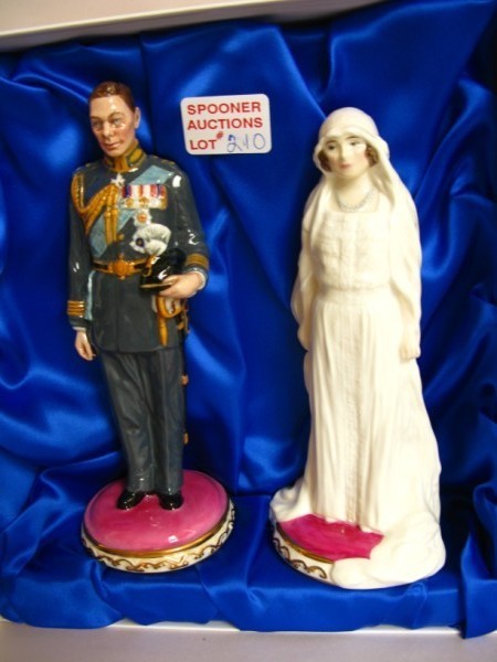 PAIR OF ROYAL DOULTON CLASSICS: PAIR OF ROYAL DOULTON CLASSICS LIMITED EDITION SERIES "FUTURE KING GEORGE VI" AND "ELIZABETH" NUMBER 0224, LI. GOOD CONDITION