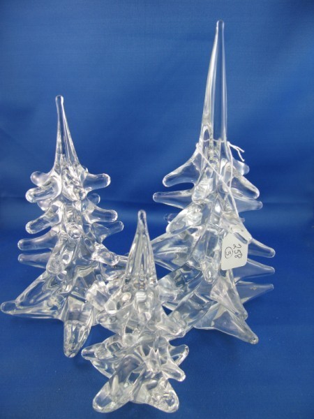 SET OF THREE CRYSTAL CHRISTMAS TREES: SET OF THREE CRYSTAL CHRISTMAS TREES, LINE STUDIO RONNEBY SWEDEN. CAMPBELL ESTATE. GOOD CONDITION