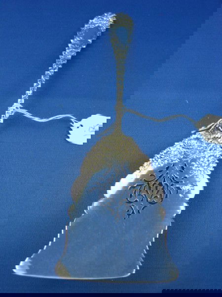 LATE 19TH C ROCOCO STYLE STERLING SERVING SLICE: LATE 19TH C ROCOCO STYLE STERLING SERVING SLICE BY SEIFERT, 3.2 OUNCES