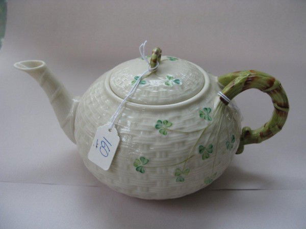 LARGE BASKET WEAVE BELLEEK TEA POT: LARGE BASKET WEAVE BELLEEK TEA POT