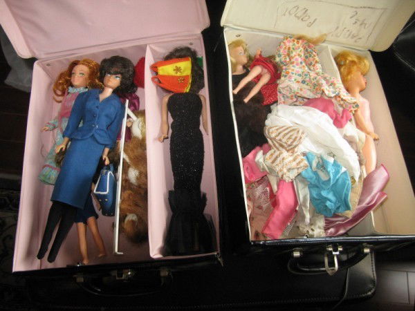 PAIR BARBIE DOLL SETS: PAIR BARBIE DOLL SETS