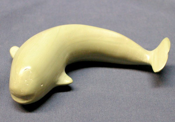 INUIT BELUGA WHALE GRAY SOAPSTONE: SIGNED, 5"L