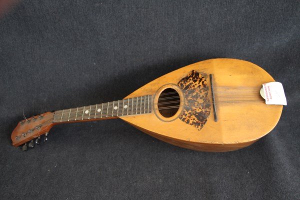 ANTIQUE MANDOLIN