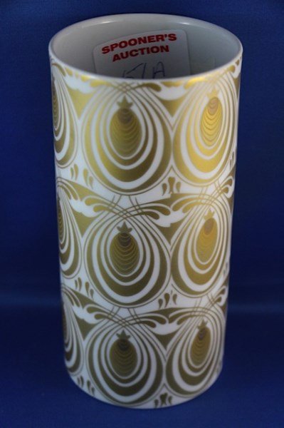 ROSENTHAL TUBULAR FORM VASE: GOLD OVAL DECORATION OVER A WHITE FIELD 7" H
