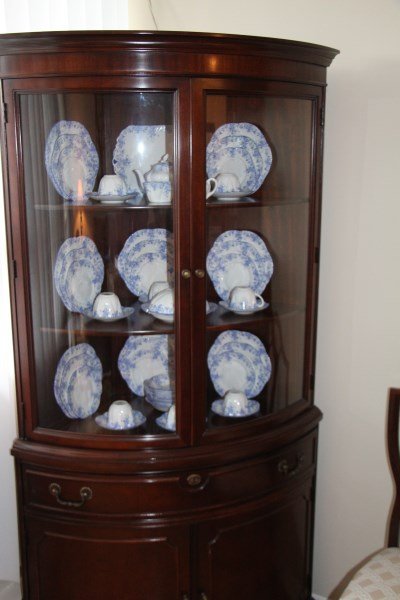 KNECHTEL BOW GLASS CORNER CHINA DISPLAY CABINET