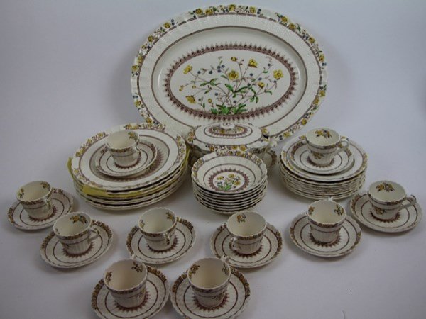 LUNCHEON SERVICE SPODE COPELAND "BUTTERCUP": CONSISTING OF EIGHT LUNCHEON PLATES, NINE BREAD PLATES, EIGHT FRUIT BOWLS, TEN DEMITASSE WITH SAUCERS, OVAL COVERED SAUCE BOAT WITH BASE AND OVAL PLATTER, 17" L - IN EXCELLENT CONDITION