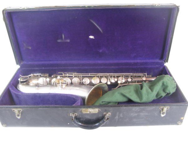 C.G. CONN 1928 CHU BERRY TENOR SAXOPHONE: SILVERPLATE WITH MOTHER OF PEARL KEYS LOW PITCH PAT'D DEC. 8, 1914 PATENT # 1119954 SERIAL NUMBER M222953 MADE BY C.G. CONN LTD, ELKHORN USA
