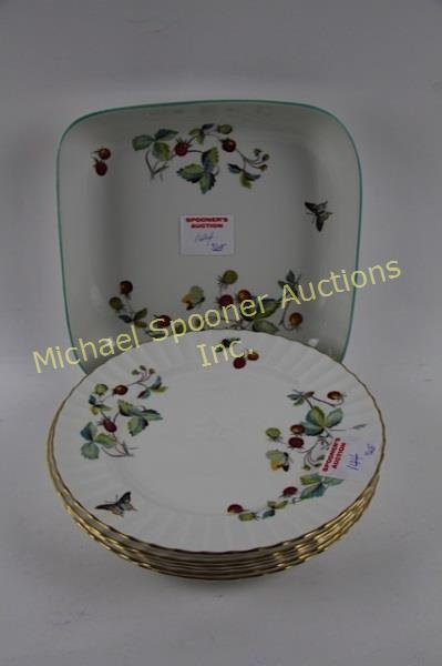 ROYAL WORCESTER PARTIAL DINNER SERVICE: "STRAWBERRY" PATTERN CONSISTING OF COVERED VEGETABLE BOWL 8.5", SQUARE SERVING DISH 10.75", SIX DINNER PLATES 10", SIX SAUCERS AND EIGHT CUPS, FOUR LUNCHEON PLATES 9.5", THREE BREAD PLATES 6.5" TWO CA