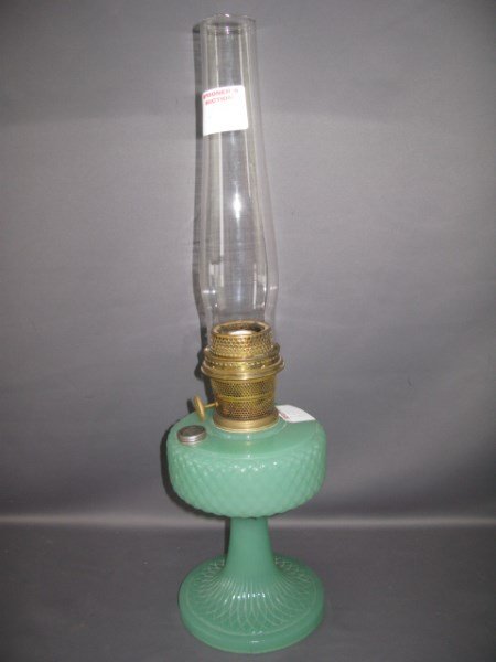 ALADDIN OIL LAMP MODEL B "DIAMOND QUILT" B-86: GREEN MOONSTONE WITH LOX-ON CHIMNEY 1937