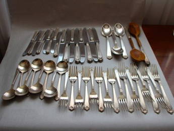 BIRKS STERLING FLATWARE SERVICE FOR 8 - GEORGE II