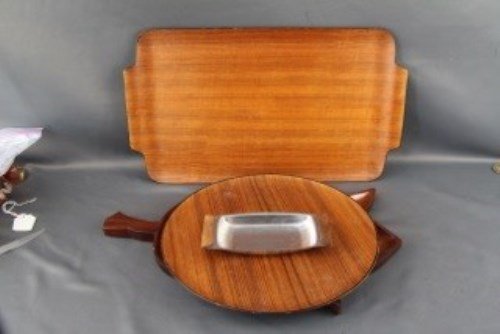 LOT OF VINTAGE TEAK AND MAHOGANY TRAYS: ROUND TEAK 13" D, OBLONG TEAK, 20" L, PARTITIONED MAHOGANY TRAY PLUS SMALL TEAK AND STEEL TRAY