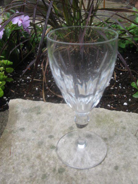 NINE BACCARAT CRYSTAL CLARET GLASSES (1 of 2)