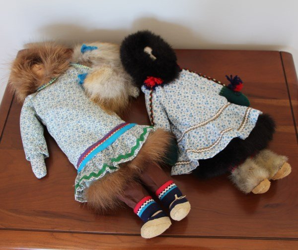 PAIR INUIT DOLLS BY EILEEN KATINK (1 of 2)