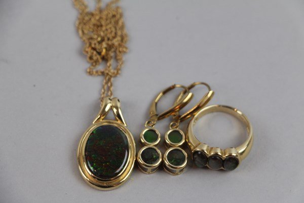 14K YELLOW GOLD AND AMMOLITE JEWELLERY SUITE (1 of 2)