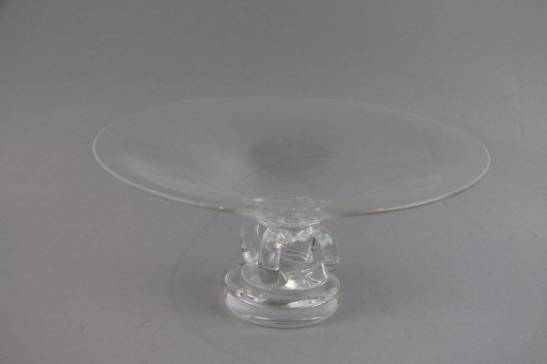SIGNED STEUBEN LARGE CRYSTAL FOOTED BOWL (1 of 2)