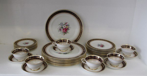 PARAGON PARTIAL DINNER SERVICE "ATHENE" PATTERN: EIGHT DINNER PLATES, 10.5", EIGHT LUNCHEON PLATES, 8", EIGHT DESSERT PLATES, 6.25", SIX CUPS AND SEVEN SAUCERS