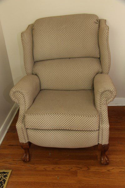 PAIR LA-Z-BOY WING CHAIR RECLINERS (1 of 1)