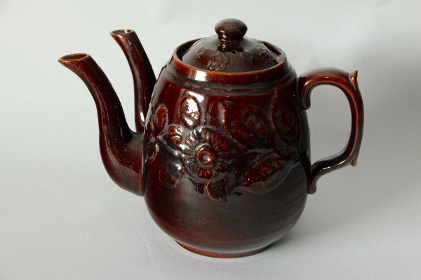 BROWN WARE ENGLISH TWO SPOUTED TEA POT (1 of 1)