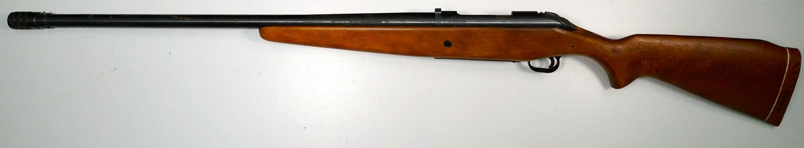 MOSSBERG 395 12 GAUGE: MOSSBERG 395 12 GAUGE - Examine all photos closely. Contact Lionheart Auction Group for more detailed information if needed. Lionheart Auction Group is not responsible for any errors or omissions to a