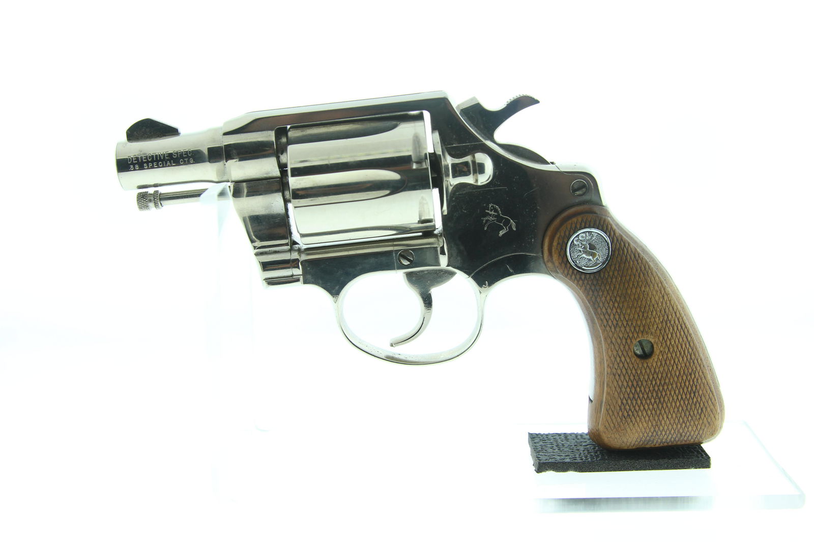 1972 COLT DETECTIVE SPECIAL .38 SPECIAL REVOLVER: FINE ORIGINAL FACTORY NICKEL 1972 COLT DETECTIVE SPECIAL 2" BARREL .38 SPECIAL REVOLVER WITH ORIGINAL COLT MEDALLION CHECKERED WOOD GRIPS