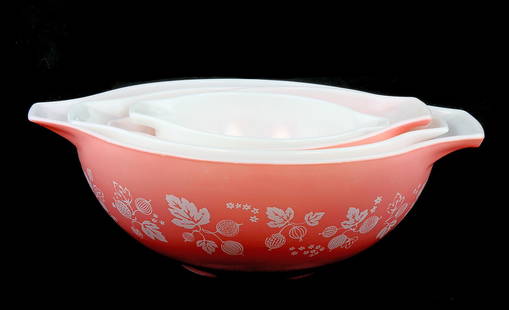 Vintage Pyrex Mixing Bowl Set: 4 Pc . Vintage Pyrex Mixing Bowl Set. Measures Vary - 7 1/2" - 13" wide. Condition - consistent with age wear. We are not glass experts and have tried to identify the pieces to the best of