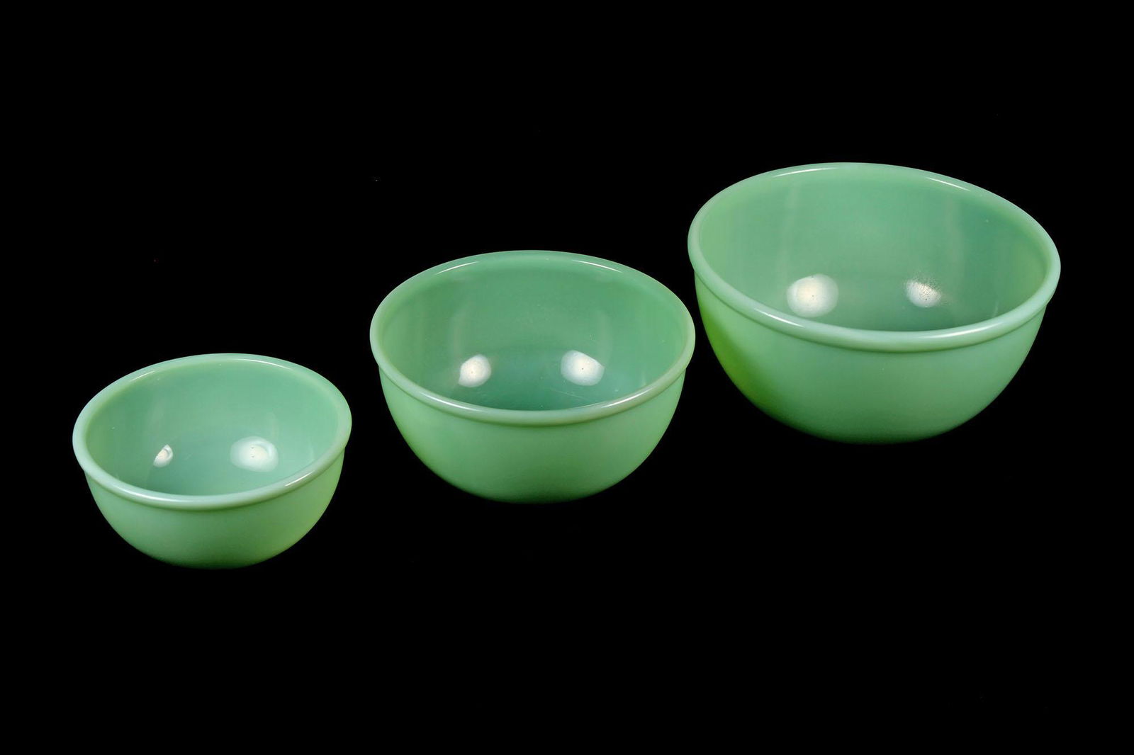 Vintage Depression Glass 3 Pc Fire King Jadeite Mixing (1 of 1)