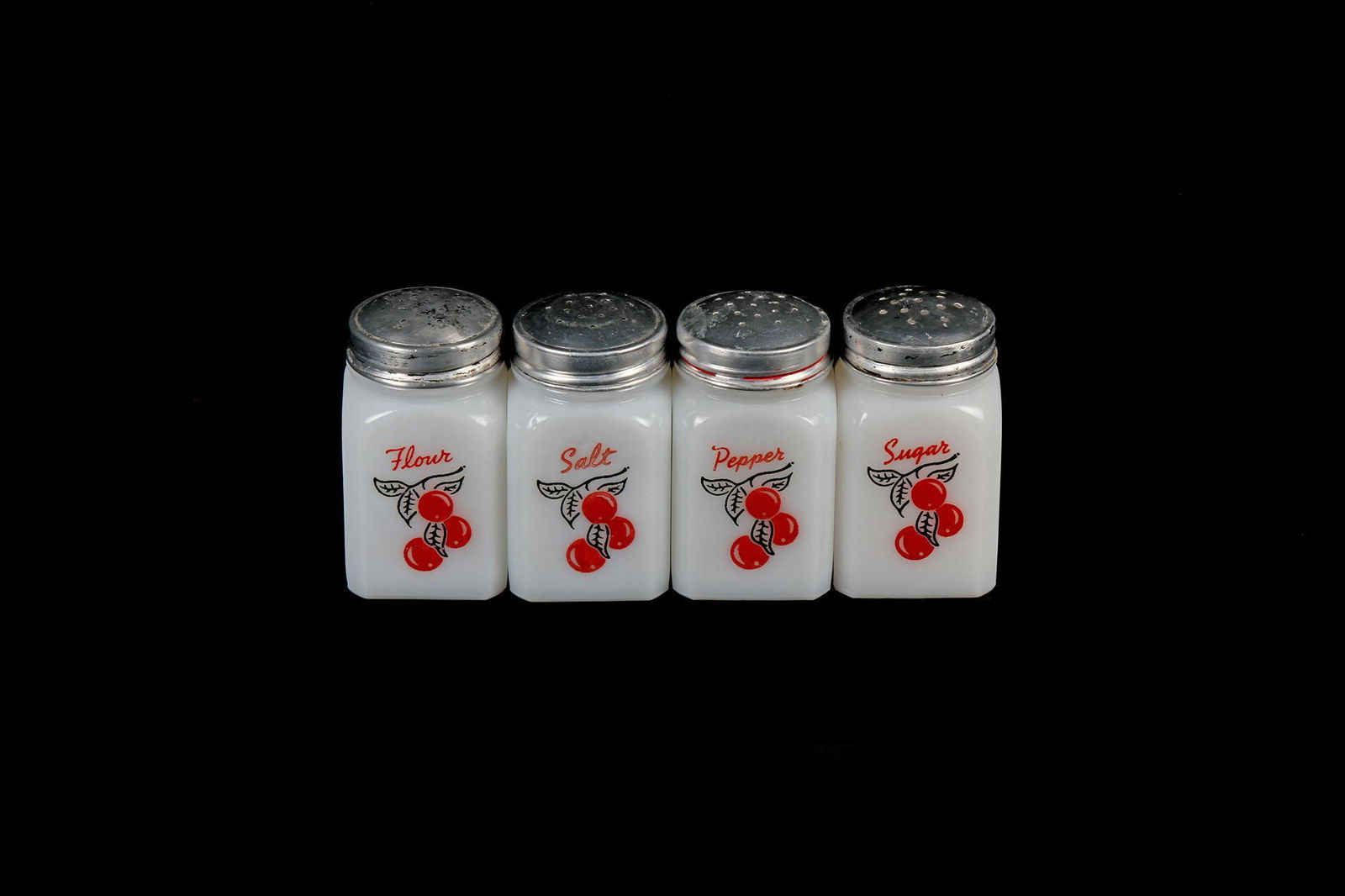 Vintage Depression Glass Set of Tipp? Spice Shakers (1 of 1)