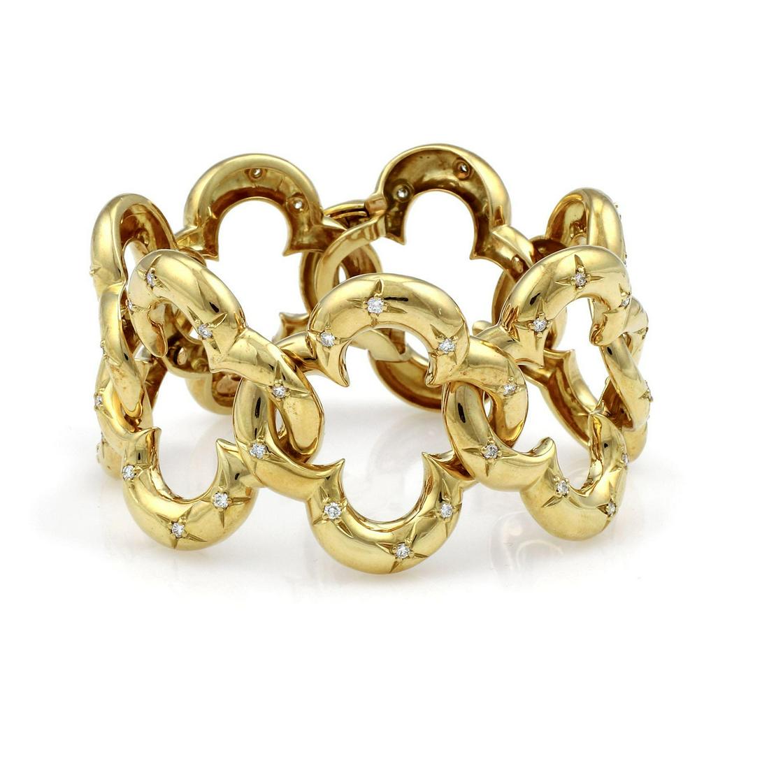 Van Cleef Arpels 18K YG Diamond Clover Bracelet (1 of 4)