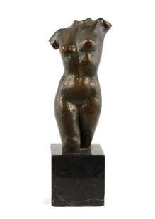 Beautiful Bronze Model of a Female Torso. rogelio: Small chips to bottom of marble base. No other visible issues.signed rogelio yrurtia 13" H Please review all photos closely. Contact us for more detailed information if necessary. Market